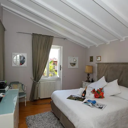 Sleeps 6 ヴィラ メナッジョ