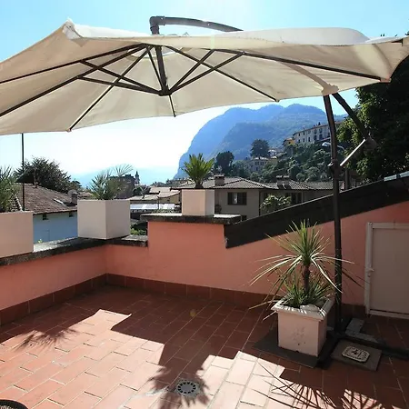 ヴィラ Sleeps 6 メナッジョ