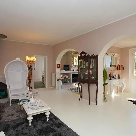 ヴィラ Sleeps 6