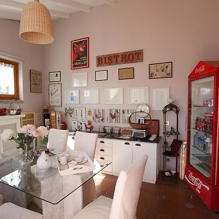 Sleeps 6