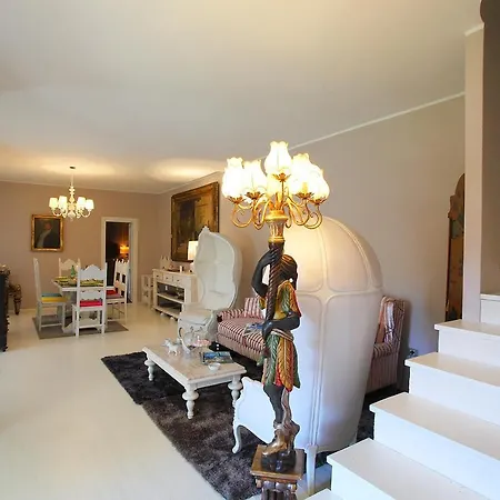 Βίλα Sleeps 6 Μενάτζιο